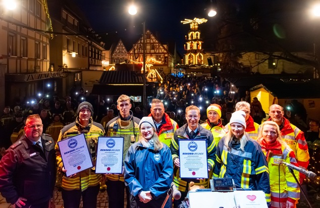 Feuerwehrm&auml;nner aus Forchheim erzielen Weltrekord mit weitestem Non-Stop-Marsch mit Atemschutzger&auml;t (105,1 km)