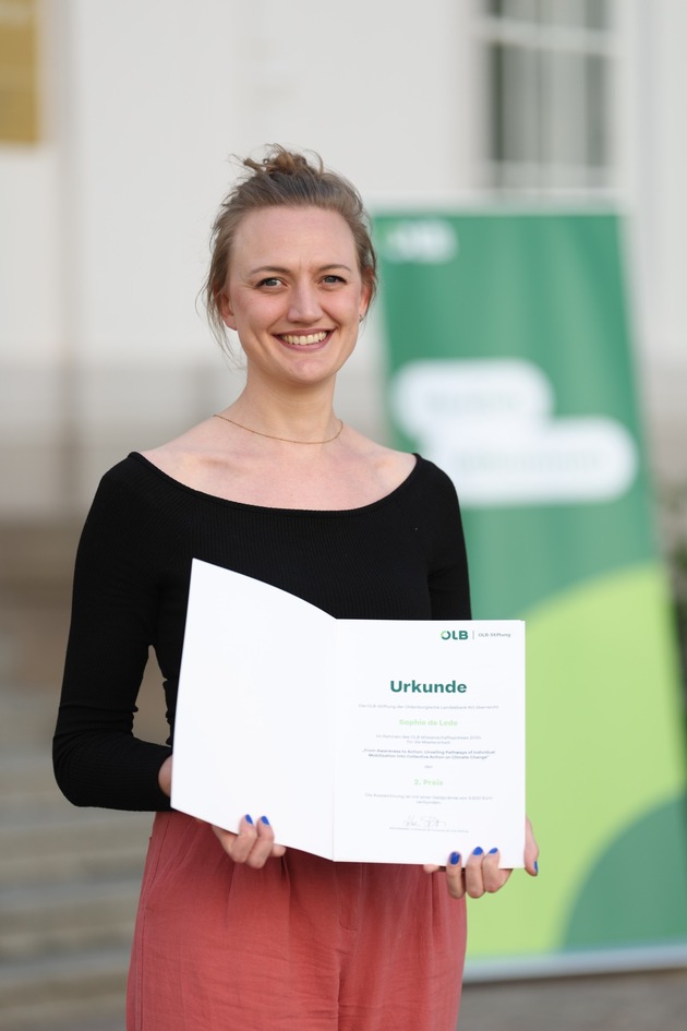 Absolventin der Uni Osnabrück erhält Wissenschaftspreis der OLB-Stiftung