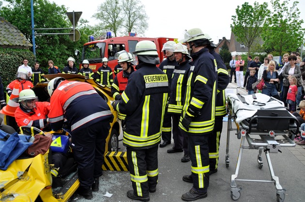 FW-KLE: 90 Jahre Freiwillige Feuerwehr Bedburg-Hau: Aktionstag am 1. Mai ist der Start ins Jubiläumsjahr