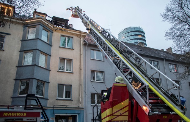 FW-BO: Dachstuhlbrand in der Innenstadt - 1. Folgemeldung