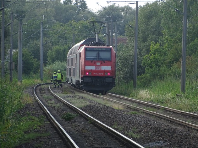 FW Reichenau: Bahnunfall - Person von Zug erfasst, Bahnhof, Reichenau-Lindenbühl, 23.07.2023