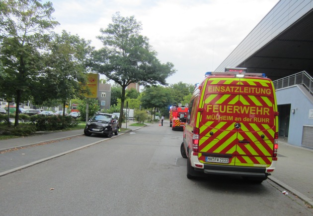 FW-MH: Parallele Brandeinsätze im Mülheimer Stadtgebiet #fwmh