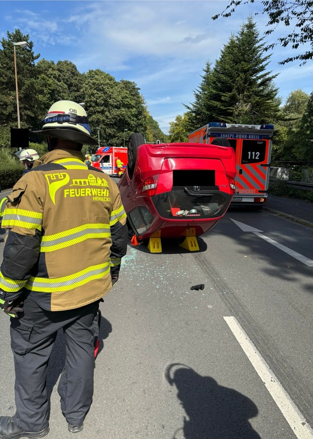FW-EN: Schwere Verkehrsunfall am Mittag auf der Straße Herdecker Bach B54