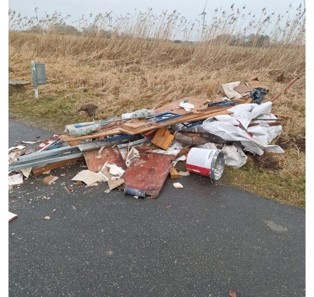 POL-FL: Leck: Illegale Müllentsorgung am Bahnseitenweg - Polizei bittet um Hinweise