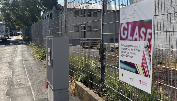 Spatenstich in Dortmund: Telekom startet Glasfaserausbau in Gewerbegebieten in Aplerbeck, Brackel, Eving, Innenstadt-West, Lütgendortmund und Scharnhorst