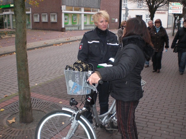 POL-STH: Fahrradkontrollen in Stadthäger Innenstadt Maßnahme zur Hebung der Verkehrssicherheit und der Bekämpfung der Diebstahlskriminalität