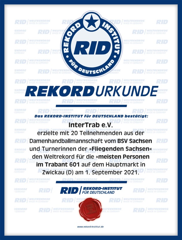 Weltrekord endlich offiziell: Das Rekord-Institut für Deutschland (RID) bestätigt neue Bestleistung für die »meisten Personen im Trabant 601« (20 Personen).