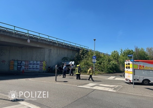 POL-PIZW: Schwerer Verkehrsunfall am Kinokreisel