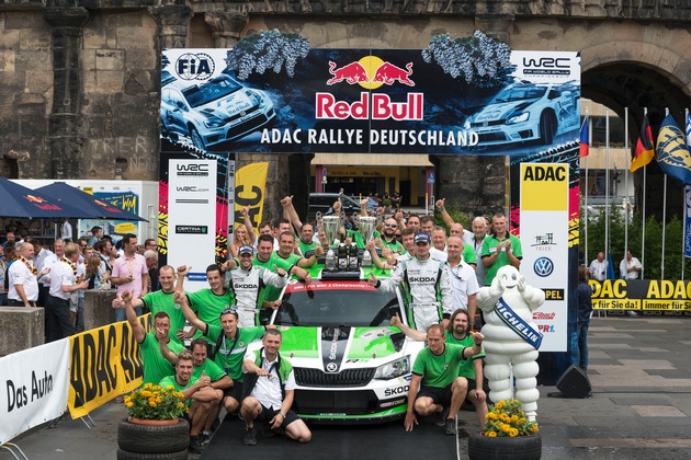 Rallye Spanien: Vollgas für den Titel mit drei SKODA Fabia R5-Werksautos (FOTO)