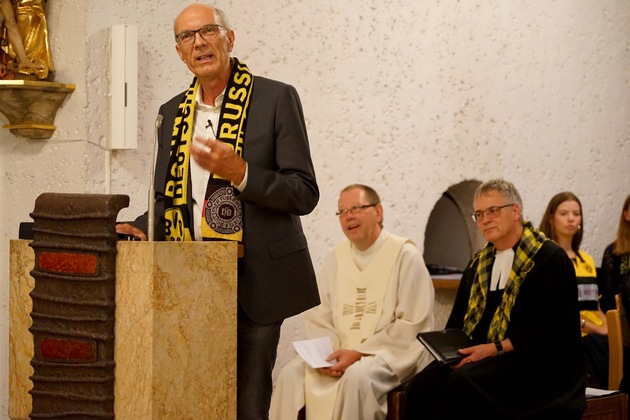 Schwarz-gelbe Gottesdienstgemeinde feiert Saisonauftakt - Letzte Feier vor dem Umbau der Dreifaltigkeitskirche mit großer Beteiligung