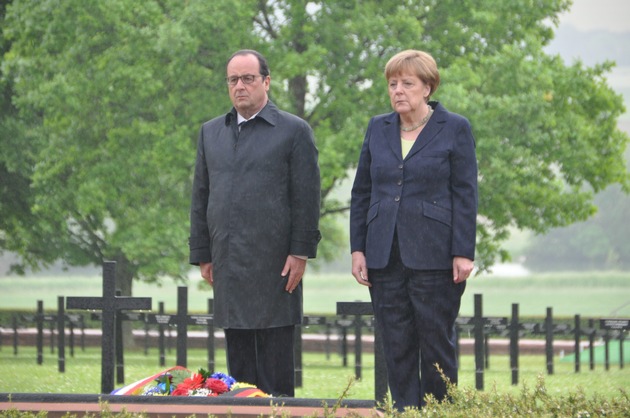 100 Jahre Schlacht um Verdun / Merkel und Hollande gedenken der Gefallenen auf deutscher Kriegsgräberstätte Consenvoye
