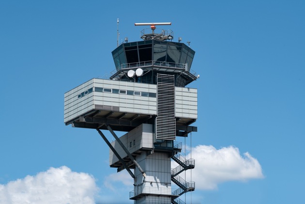 Flughafen-Tower Hannover feiert Jubiläum