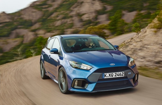 Ford-Werke GmbH: Serienmäßig 350 PS stark: Ken Block lässt den neuen Ford Focus RS in Goodwood erstmals von der Leine