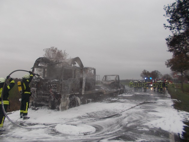POL-CUX: Brand eines Sattelzug auf der L 116 zwischen Lintig und Moorausmoor