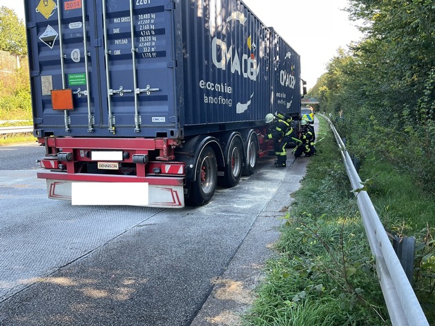 FW-BN: Heiß gelaufene Bremse an mit Gefahrgut beladenem LKW löst Feuerwehreinsatz aus