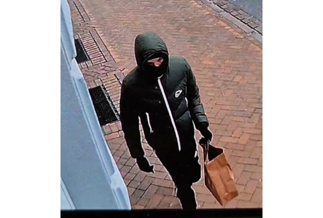 POL-FL: Flensburg: &Ouml;ffentlichkeitsfahndung nach Raub&uuml;berfall auf TEDi-Markt