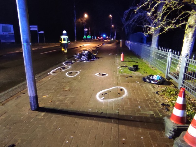 POL-STD: 17-jähriger Motorradfahrer bei Verkehrsunfall in Apensen tödlich verletzt, Unbekannte dringen in Buxtehuder in zwei Imbisse ein und entwenden diverse Lebensmittel