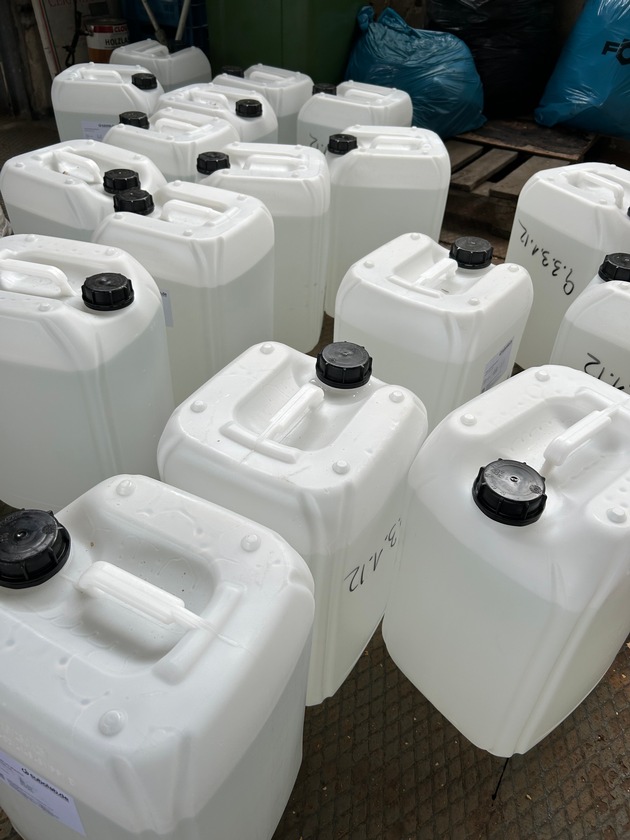 ZOLL-S: Großer Schlag gegen illegale Produktion und Verkauf von Wasserpfeifentabak / Steuerschaden in Millionenhöhe, 1 Haftbefehl, 3 illegale Produktionsanlagen ausgehoben