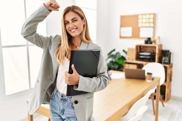Back to Work – fit und fokussiert: Mit Optifast clever die Urlaubspfunde loswerden