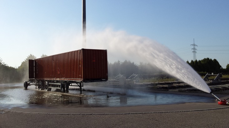 BPOLI S: Defektes Ethanolfass am Güterbahnhof Kornwestheim