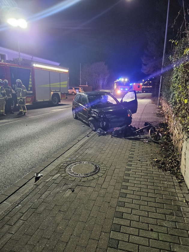 FW Menden: Verkehrsunfall mit einer verletzten Person