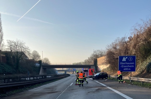 FW-OB: PKW-Unfall am Morgen führte zu kurzzeitiger Vollsperrung der BAB 516 in Fahrtrichtung Oberhausen Zentrum