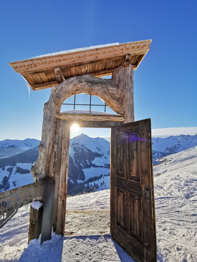 Selfie-Magnet im Ski Juwel Alpbachtal Wildschönau: Diese Türe sorgt für Klicks