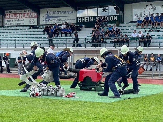 FW Böblingen: Die Wettkampfgruppe bei den Feuerwehrwettbewerben in Kehl am Rhein