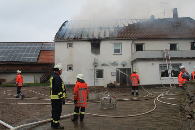 POL-HM: Brand in einem Wohngebäude mit Gaststätte (Nachtrag)