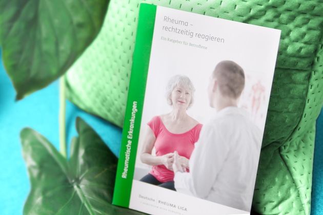 Wissen für mehr Selbstbestimmung: Rheuma-Liga veröffentlicht überarbeitete Ratgeber