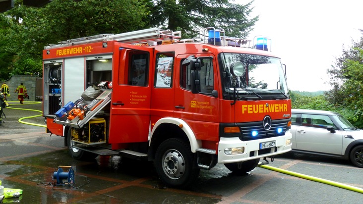 FW-Heiligenhaus: Privatsauna ging in Flammen auf (Meldung 18/2016)