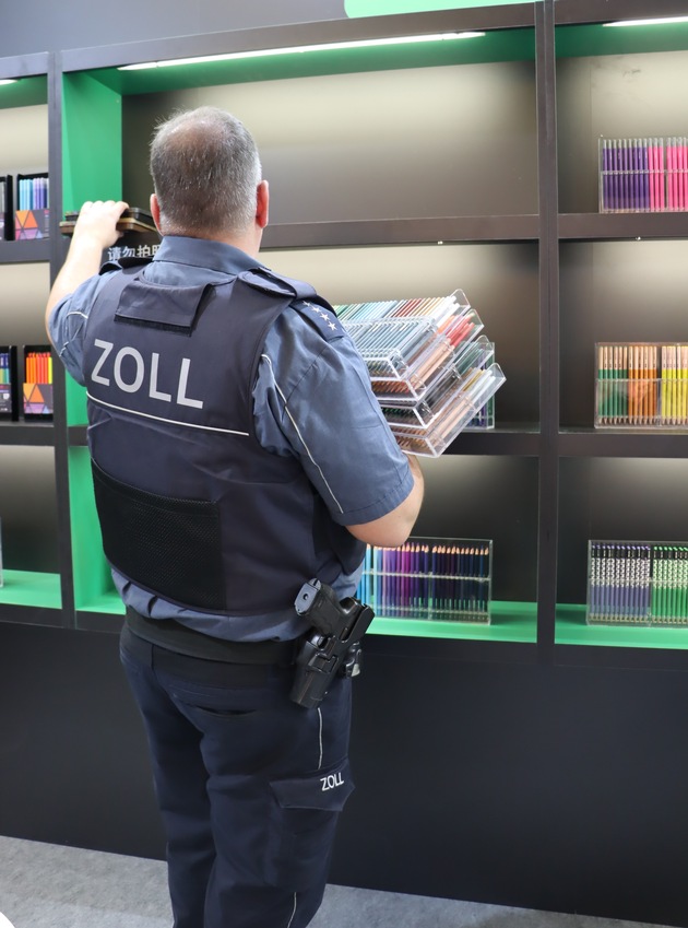 HZA-DA: Zoll zieht Produktfälschungen auf der Messe Ambiente in Frankfurt aus dem Verkehr 41.500 Euro an Sicherheit eingezogen - 27 Strafverfahren eingeleitet
