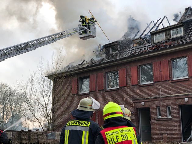 Feuerwehr Weeze: Dachstuhlbrand