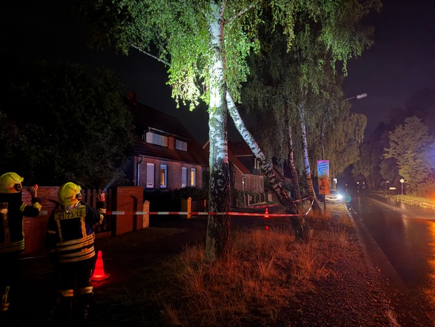 FW Flotwedel: Nächtliche Einsätze für die Feuerwehr in der Klostergemeinde: Sturmschäden und vermuteter Schwelbrand