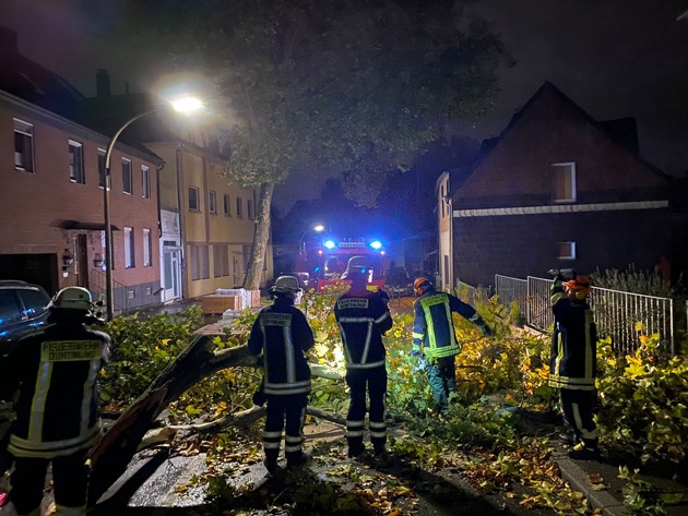 FW-DO: 22.10.2021 - UNWETTERBILANZ Sturmtief Ignatz hält Feuerwehr in Atem