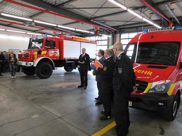 FW-PL: Feuerwehr Plettenberg stellte 2 Neufahrzeuge in den Einsatzdienst