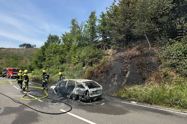 FW Finnentrop: PKW-Brand in Rönkhausen
