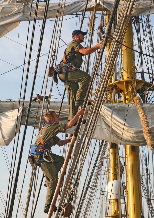 Deutsche Marine - Pressemeldung / Pressetermin: Für die &quot;Gorch Fock&quot; heißt es wieder &quot;Leinen los und Segel setzen&quot;