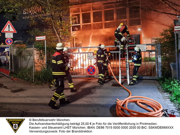 FW-M: E-Autos in Flammen (Sendling)