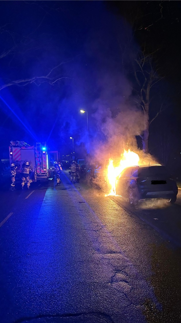 FW-E: Morgendliche Brandserie beschäftigt die Feuerwehr Essen