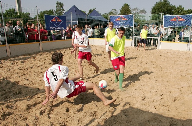 Bundeswehr - Pressemeldung/ Pressetermin: Bundesweiter Teamsport-Event der Bundeswehr &quot;Bw-Beachen ´09&quot; - Großes Finale des Jugendsport-Events startet am Marinestützpunkt Wilhelmshaven