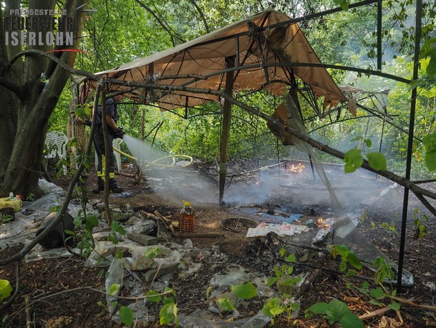 FW-MK: Kleinbrand am Ufer der Lenne und Landung eines Rettungshubschraubers