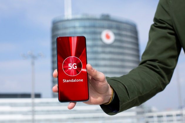 Europa-Premiere für Echtzeit im Mobilfunk: Das erste 5G-Kernnetz geht in Solingen ans Netz