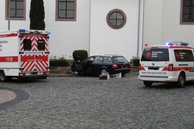 POL-NOM: Bad Gandersheim - Audi fährt ungebremst gegen Kirchenmauer