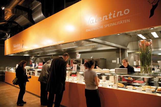 Valentino Take-away jetzt bei Jelmoli in der Zürcher City