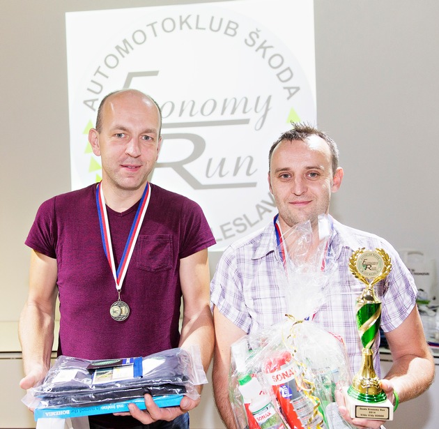 SKODA Economy Run 2014: SKODA Octavia gewinnt mit nur 2,95 l/100 km (FOTO)