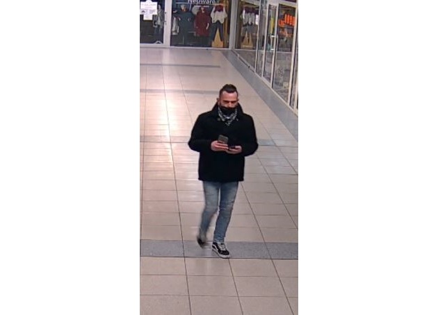 LPI-SLF: Diebstahl eines iPhones - Wer erkennt diesen Mann?
