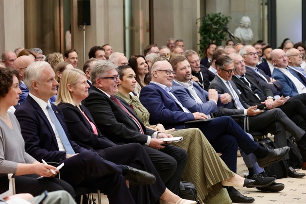 Deutscher F&uuml;hrungskr&auml;ftetag 2026: F&uuml;hrungskr&auml;fte fordern politische Weichenstellungen f&uuml;r eine zukunftsorientierte Arbeitswelt