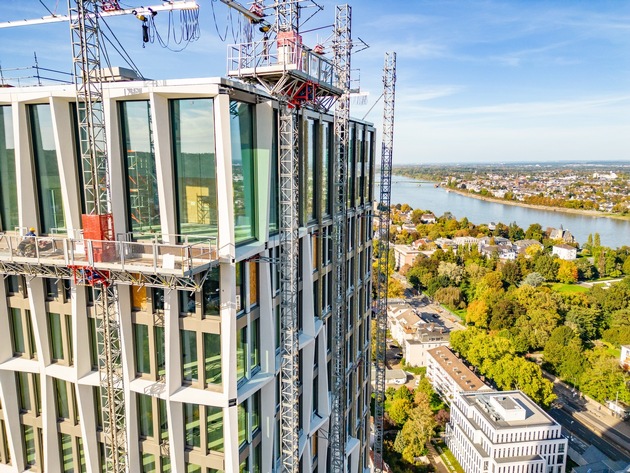 Art-Invest Real Estate vermietet das 23. Obergeschoss am Neuen Kanzlerplatz an den Stollfuß Verlag