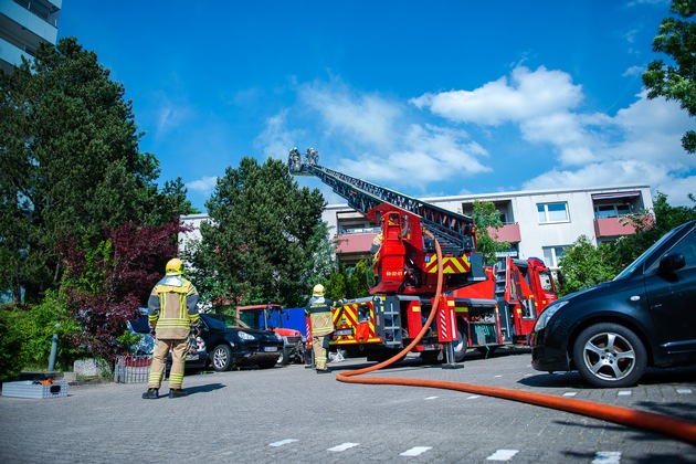 FW-SE: Feuerwehr verhindert Dachstuhlbrand in Henstedt-Ulzburg